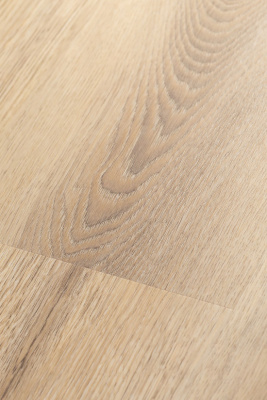 Клеевой виниловый ламинат LVT. Защитный слой 0,3 мм. Anti-Scratch (не восприимчиво к износу, царапинам и пятнам). 43 класс прочности. Без фаски. Совместим с теплым полом с подогревом до tmax=28 гр.С. Покрытие имеет отличную износостойкость, ударопрочность, сопротивление УФ-лучам и антибактериальную защиту. Подходит для укладки во влажных помещениях. Сертификаты КМ2, КМ5