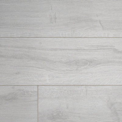 Замковый ламинат 100% натуральный, состоит из осины и березы 50/50, толщина 8 мм., водостойкий (72 часа защиты от воды), 34 класс износостойкости/AC6, ударопрочный. Структура D глубокие поры