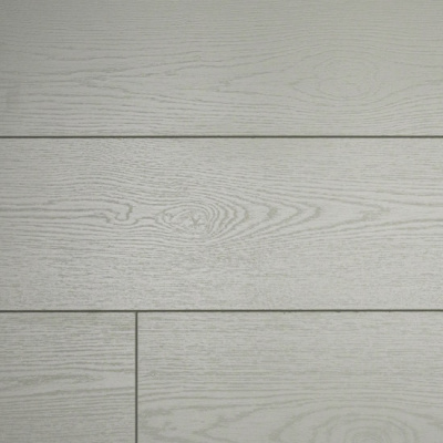 Замковый ламинат 100% натуральный, состоит из осины и березы 50/50, толщина 8 мм., водостойкий (72 часа защиты от воды), 34 класс износостойкости/AC6, ударопрочный. Структура N натуральные поры