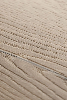 Влагостойкое каменно-полимерное напольное покрытие (SPC ламинат) с замковым соединением. Износостойкий защитный слой 0,5 мм., усилен дополнительно полиуретановым слоем Anti-Scratch (не восприимчиво к износу, царапинам и пятнам). Фаска 4-хсторонняя крашенная. Совместим с теплым полом (кроме пленочного ИК) с подогревом до tmax=28 гр.С. Покрытие имеет отличную износостойкость, ударопрочность, сопротивление УФ-лучам и антибактериальную защиту. Подходит для укладки внутри жилых и коммерческих помещений (в т.ч. в помещениях с умеренной влажностью, например, кухни)