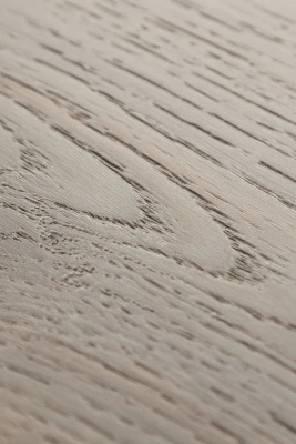 SPC ламинат 1F022 Сканди дуб латте Влагостойкое каменно-полимерное напольное покрытие (SPC ламинат) с замковым соединением. Износостойкий защитный слой 0,5 мм., усилен дополнительно полиуретановым слоем Anti-Scratch (не восприимчиво к износу, царапинам и пятнам). Фаска 4-хсторонняя крашенная. Совместим с теплым полом (кроме пленочного ИК) с подогревом до tmax=28 гр.С. Покрытие имеет отличную износостойкость, ударопрочность, сопротивление УФ-лучам и антибактериальную защиту. Подходит для укладки внутри жилых и коммерческих помещений (в т.ч. в помещениях с умеренной влажностью, например, кухни)